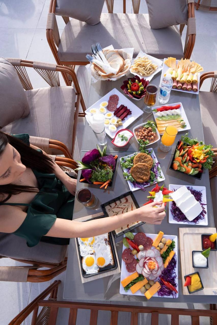 Majestic View Pyramids Inn Kafrat al Jabal Ngoại thất bức ảnh